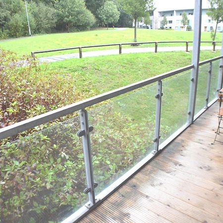 Brentwood Town Retreat - Large 2 Bedroom Apartment Bagian luar foto
