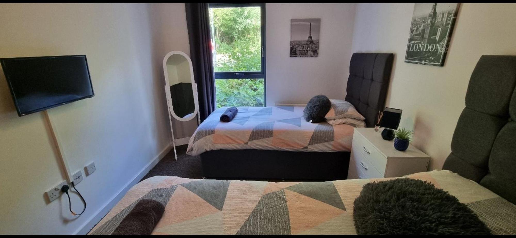 Brentwood Town Retreat - Large 2 Bedroom Apartment Bagian luar foto