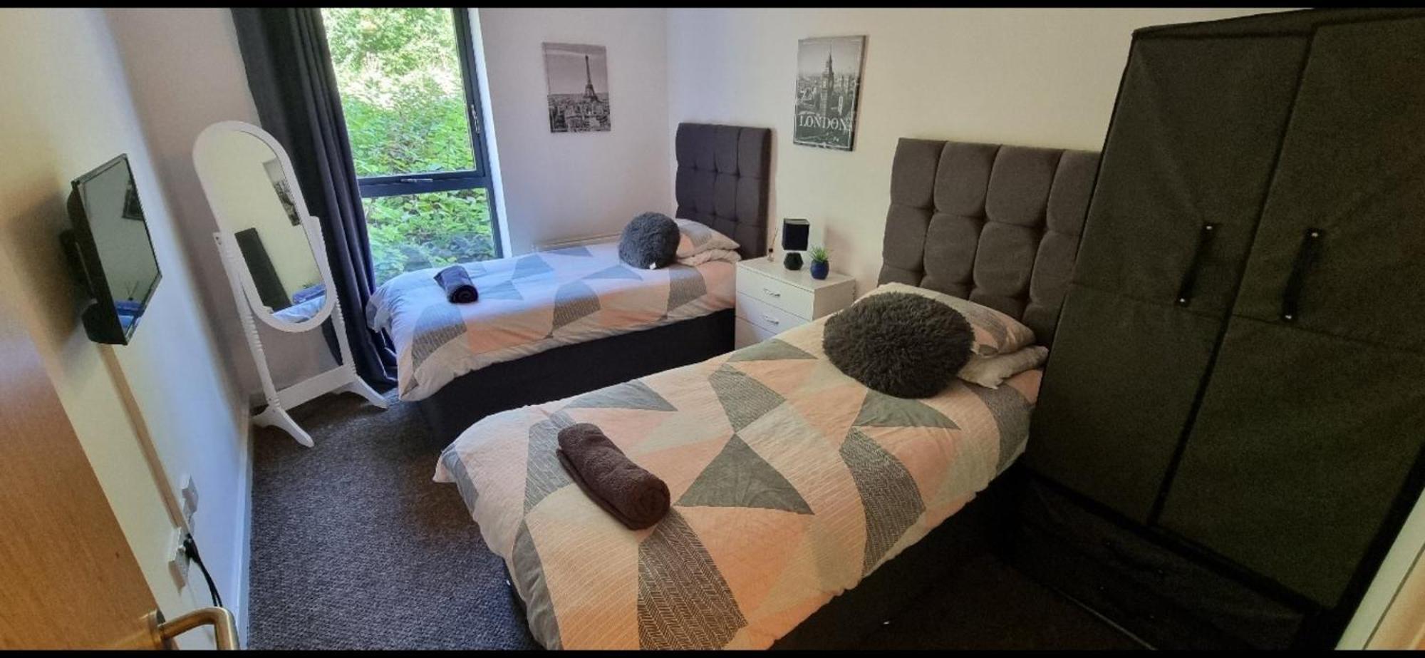 Brentwood Town Retreat - Large 2 Bedroom Apartment Bagian luar foto