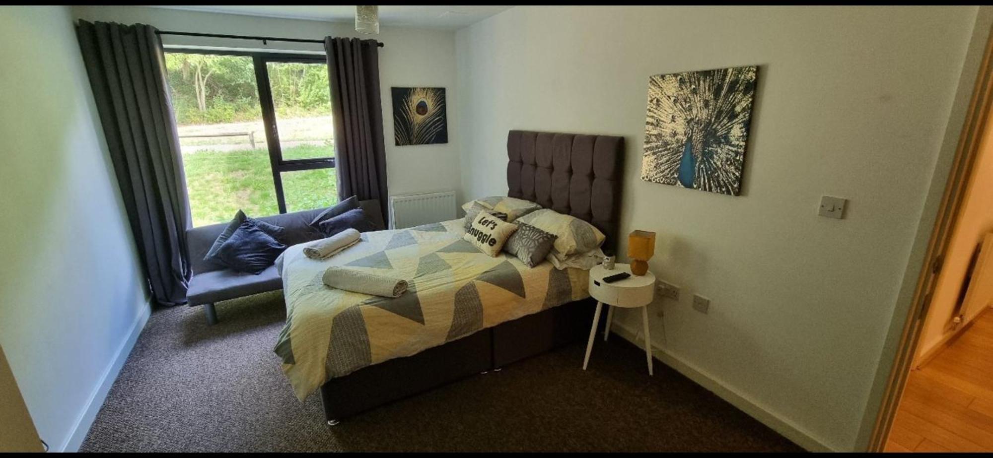 Brentwood Town Retreat - Large 2 Bedroom Apartment Bagian luar foto