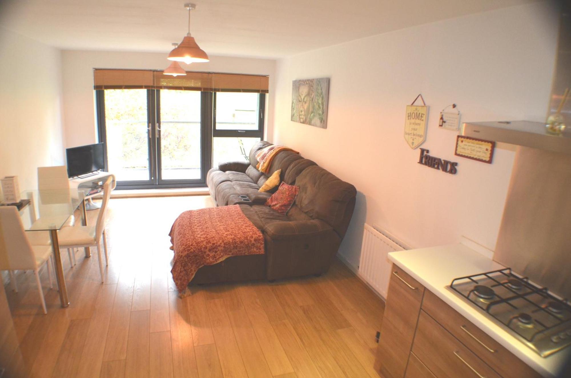 Brentwood Town Retreat - Large 2 Bedroom Apartment Ruang foto