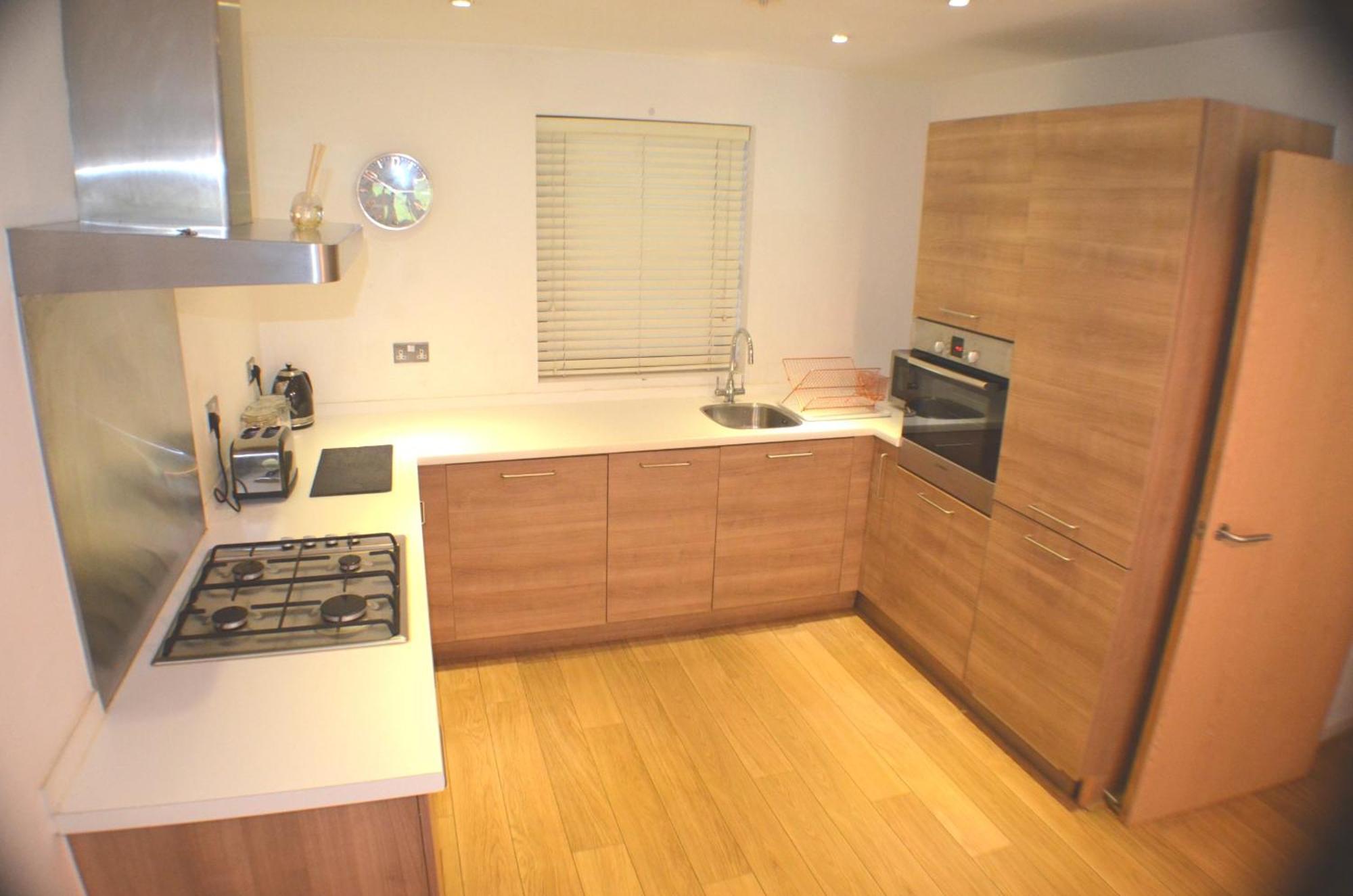 Brentwood Town Retreat - Large 2 Bedroom Apartment Bagian luar foto