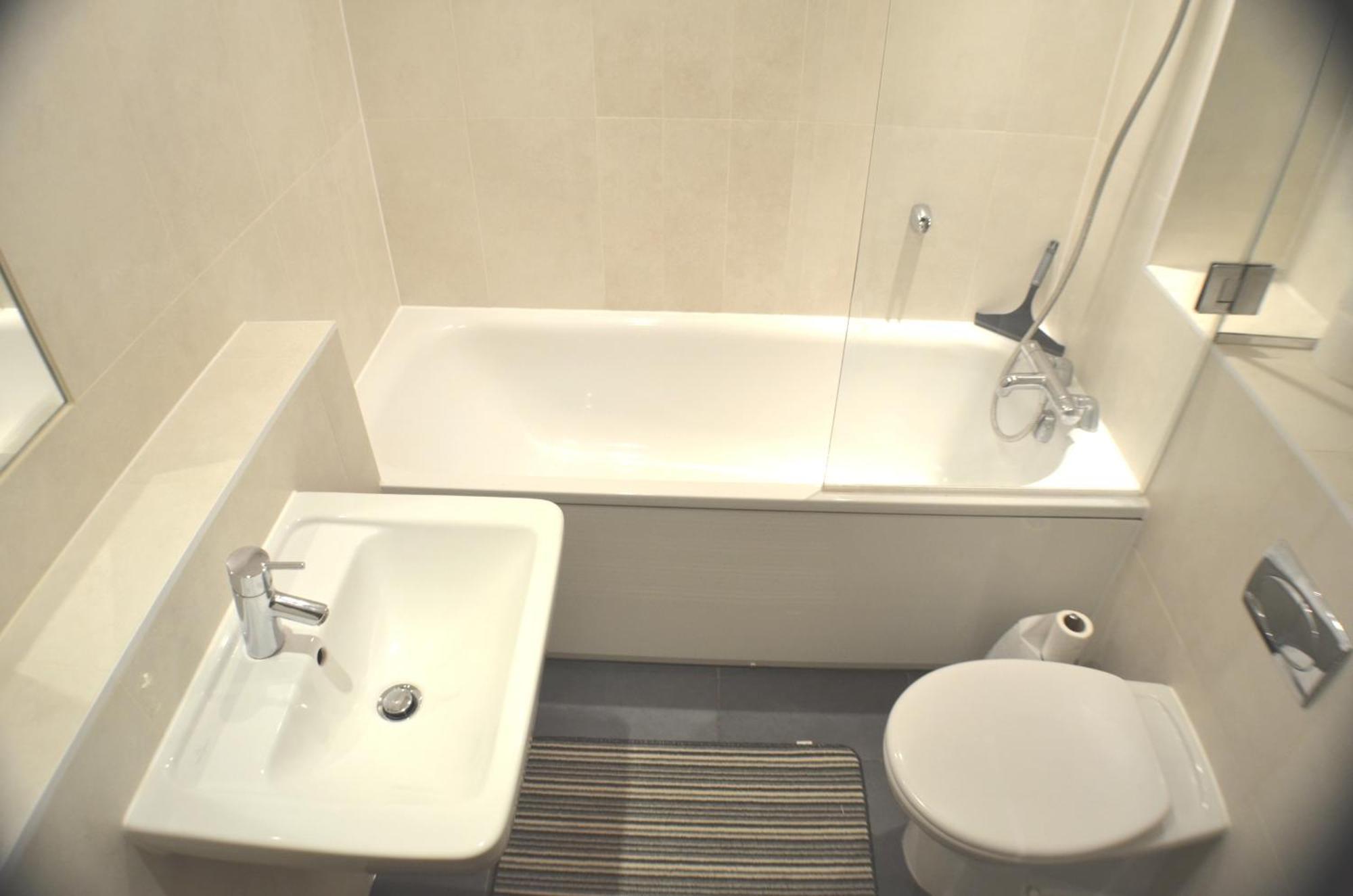 Brentwood Town Retreat - Large 2 Bedroom Apartment Bagian luar foto